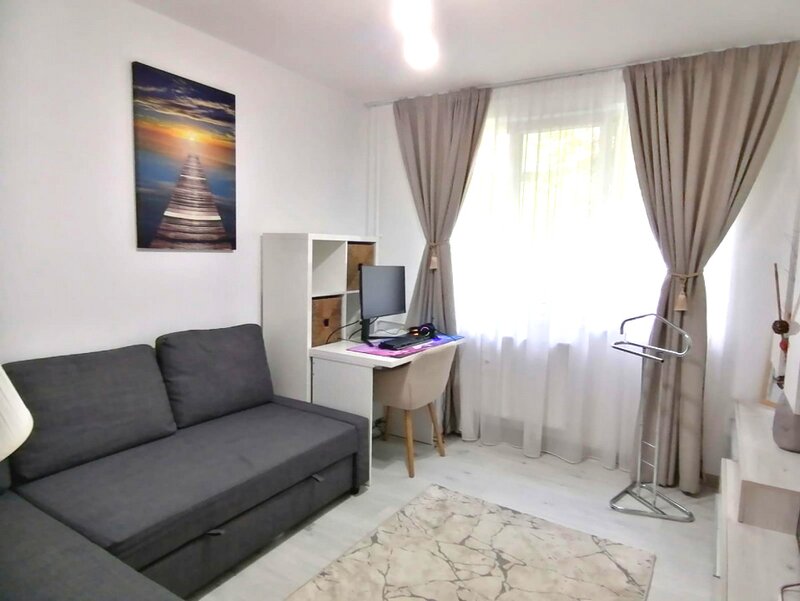 Doua camere decomandat, Etaj 1, Renovat 2025, mobilat partial