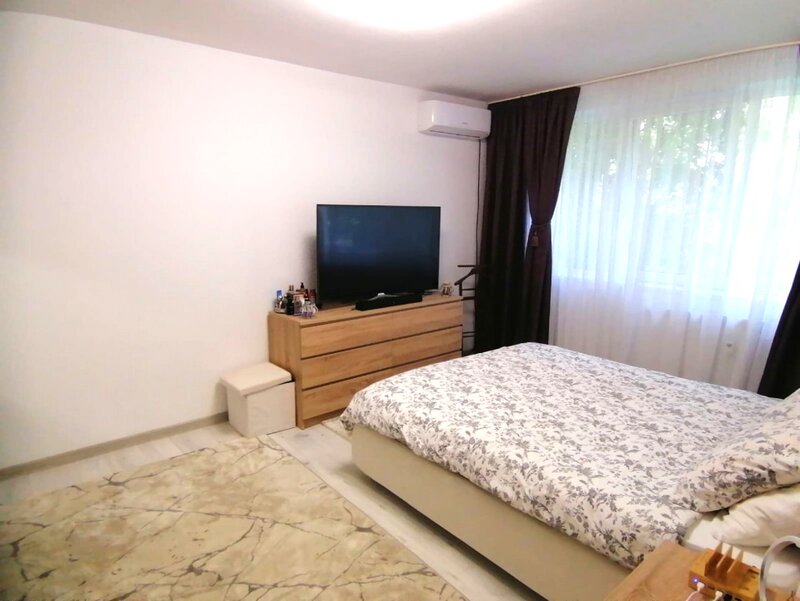 Doua camere decomandat, Etaj 1, Renovat 2025, mobilat partial